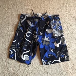Size 36 Volcom Board-shorts